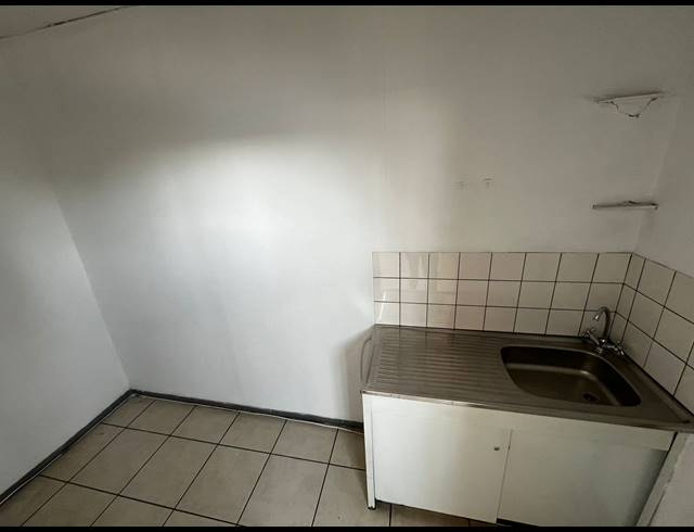 371M² WAREHOUSE TO LET IN ANDERBOLT
